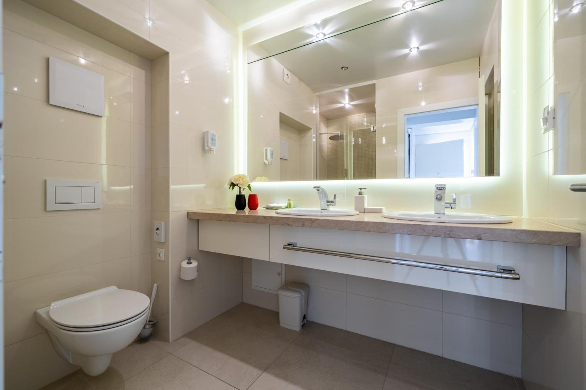 Apartment Palace Lidija
